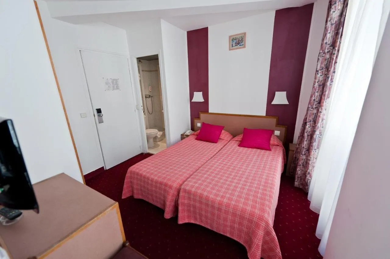 Отель Royal Bergere 3*